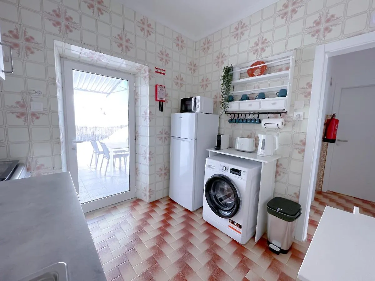 Central Olhao Home - Private Spacious Sunlit Patio