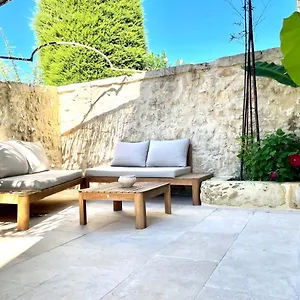 https://location-de-vacances.fr-provencehotel.com